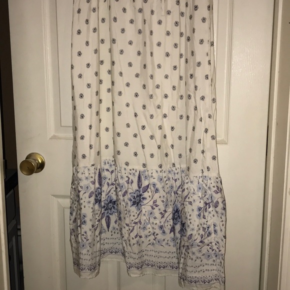 Knee length dresse - Picture 2 of 6